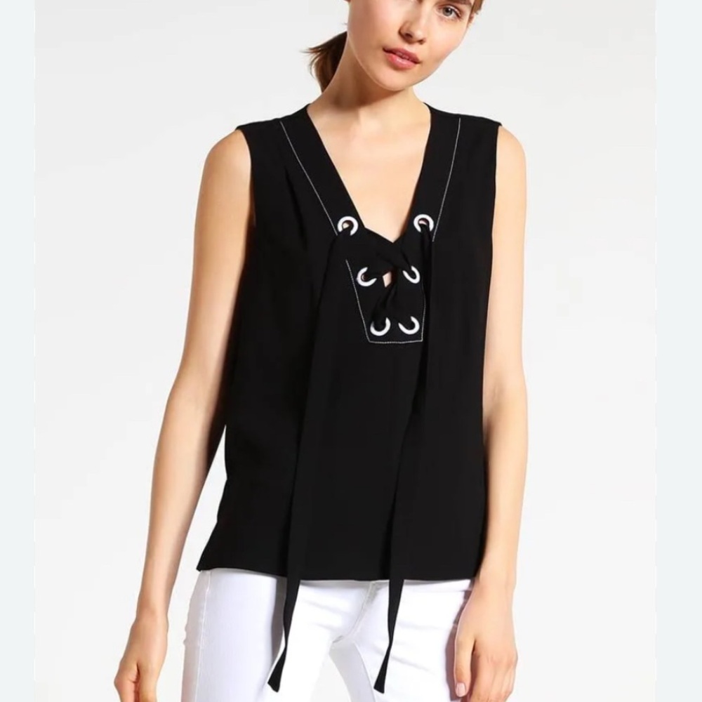 NEW BCBGMAXAZRIA‎ Marcia Sleeveless Blouse - M